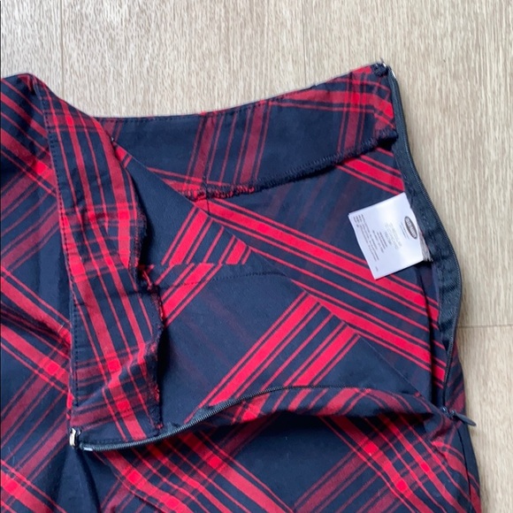 Plaid Pencil Skirt - Picture 3 of 3